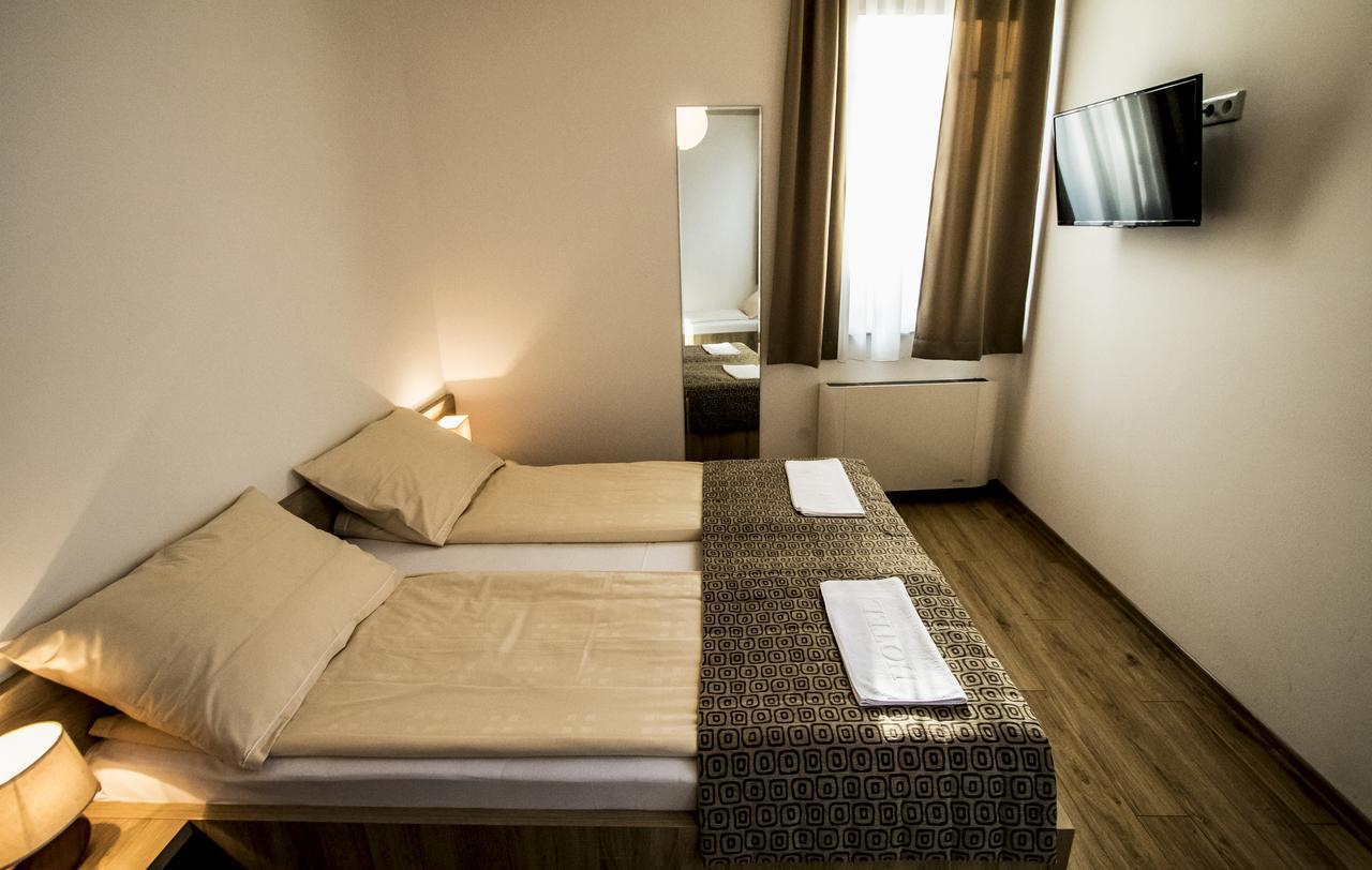 Hotel Logavina 8 Garage Parking Σαράγεβο Εξωτερικό φωτογραφία