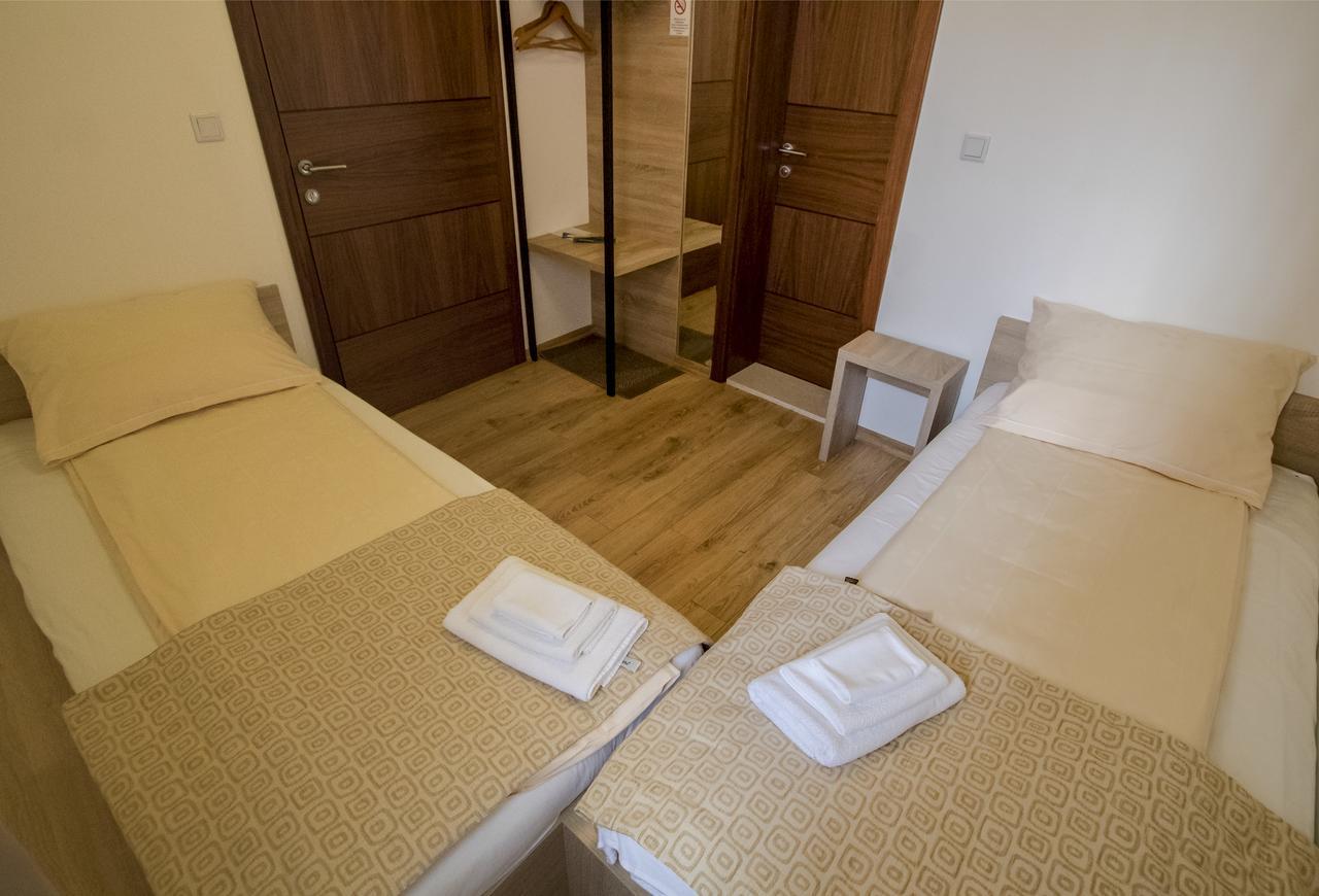 Hotel Logavina 8 Garage Parking Σαράγεβο Εξωτερικό φωτογραφία