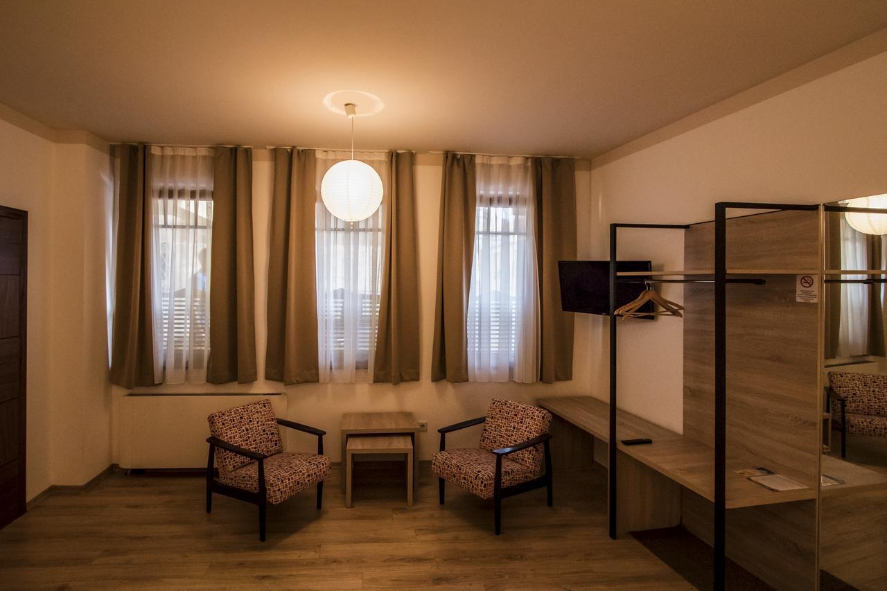 Hotel Logavina 8 Garage Parking Σαράγεβο Εξωτερικό φωτογραφία