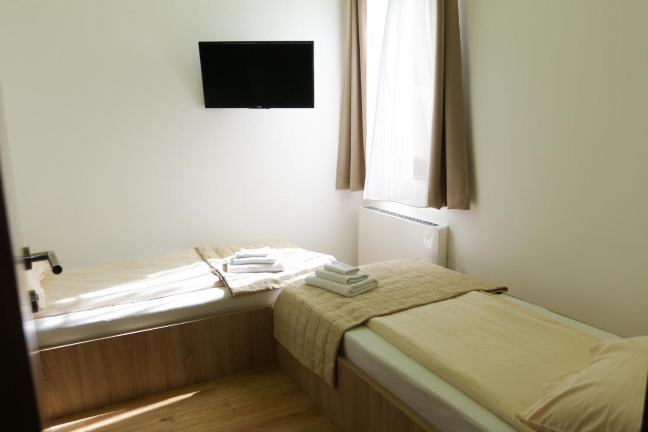 Hotel Logavina 8 Garage Parking Σαράγεβο Εξωτερικό φωτογραφία