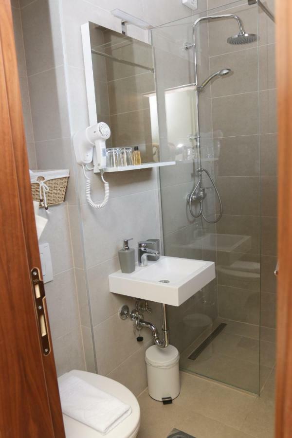 Hotel Logavina 8 Garage Parking Σαράγεβο Εξωτερικό φωτογραφία