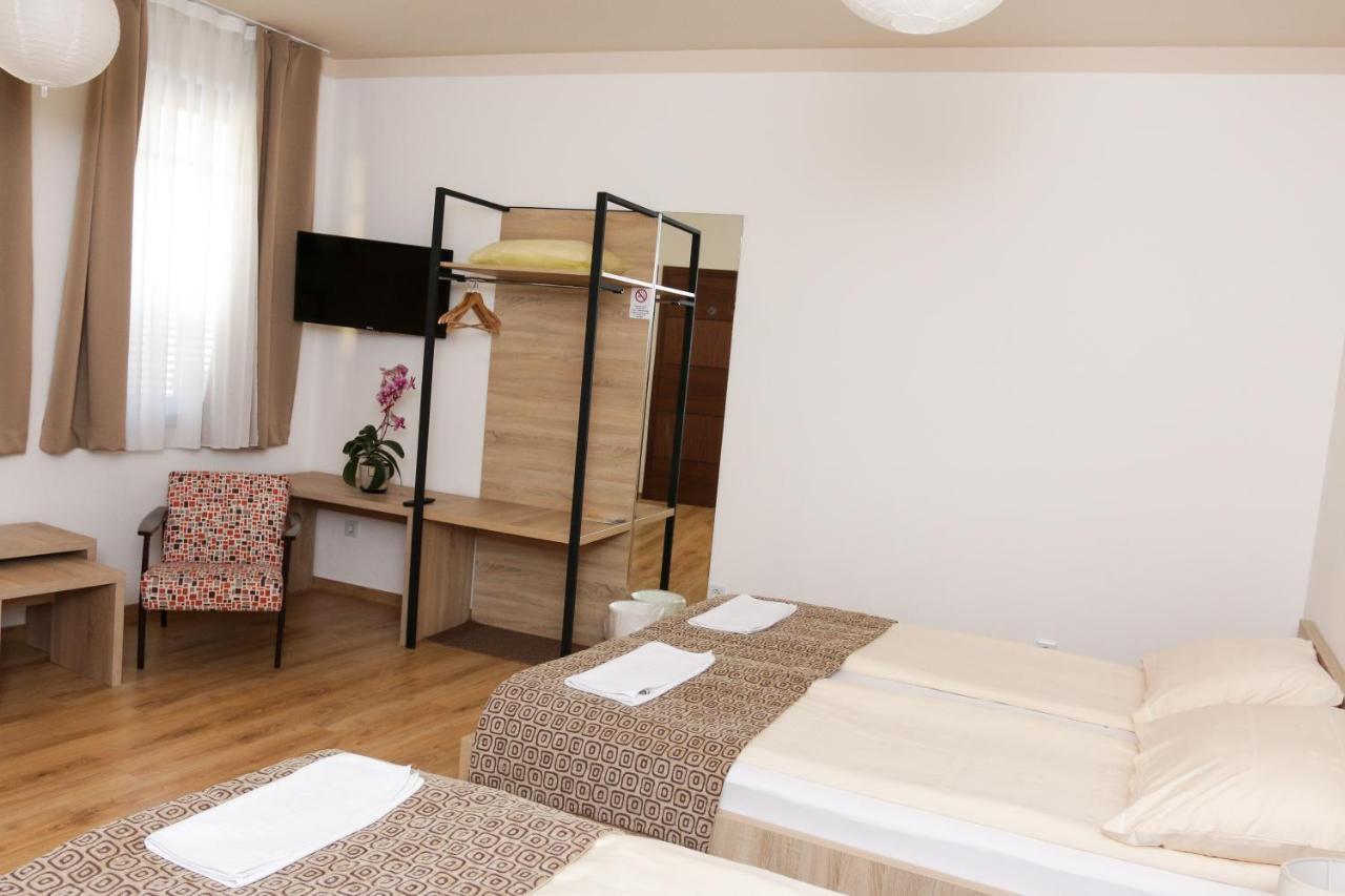 Hotel Logavina 8 Garage Parking Σαράγεβο Εξωτερικό φωτογραφία